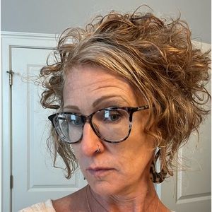 Meet your Posher, Karin